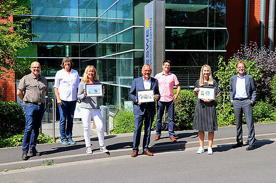 Eine glückliche Jury mit tollen Gewinner-Motiven (v. l.): Robert Hammann, Anke Auen, Mia Carlo, Ralf Schodlok, Olaf Streubig, Sina Schreiner und Frank Rolle.
